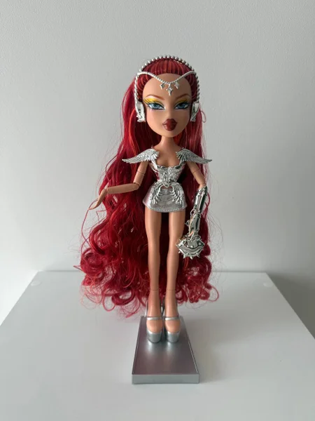 Коллекционная кукла Bratz с париками и кимоно