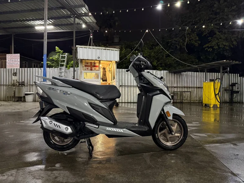 Скутер Honda Dio Smart