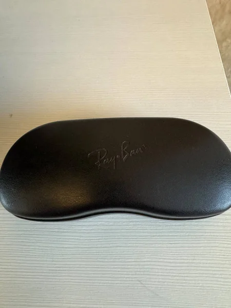 Ray-Ban (модель: RB 5279, оригинал), очки для чтения, линзы −1,25. Линзы можно заменить. Куплены в сети магазинов Roniko. Чехол в комплекте. Торг уместен