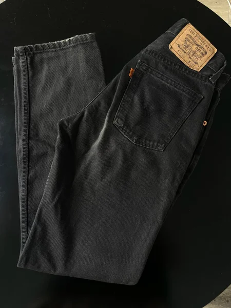 Черные прямые джинсы Levi's 614