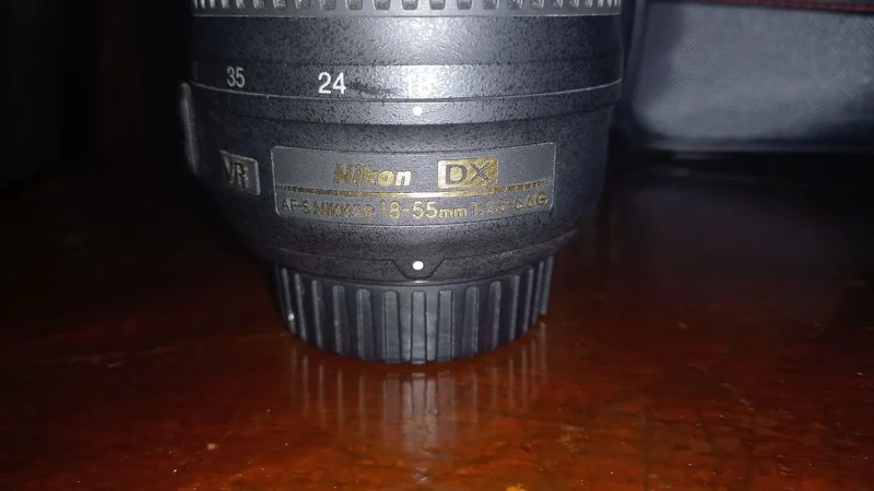 Объектив Nikon 18-55mm