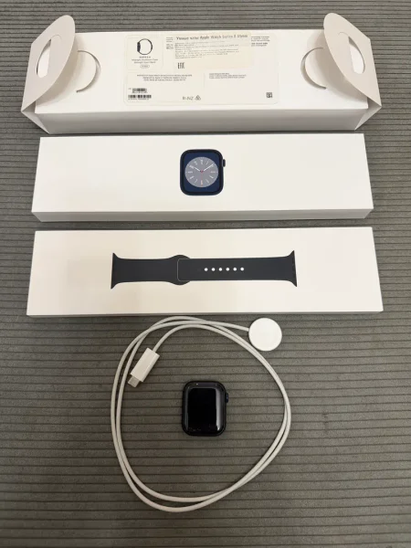 Apple Watch Series 8 41 mm GPS — Midnight