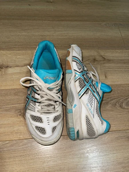 Кроссовки ASICS GEL-TACTIC