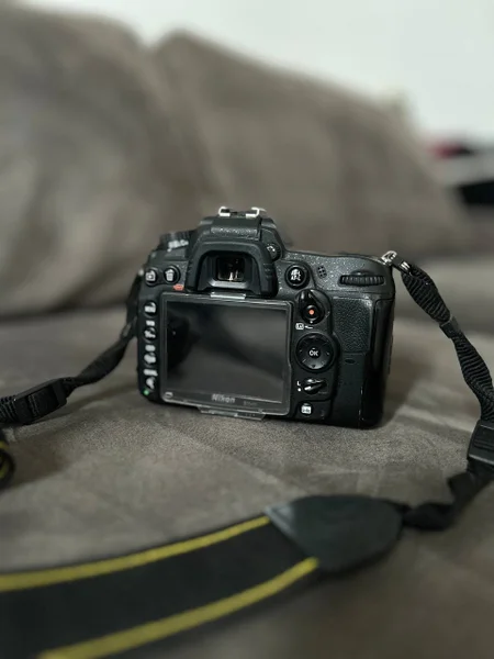 Фотоаппарат Nikon D7000 с объективом Sigma 50mm f/1.4 и аксессуарами