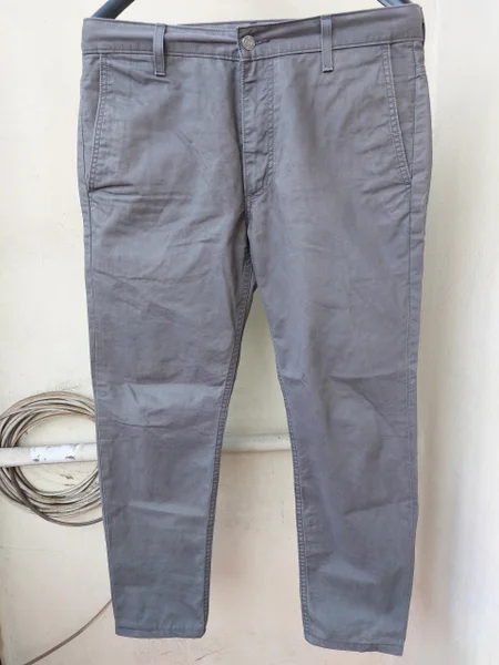 Джинсы Levis