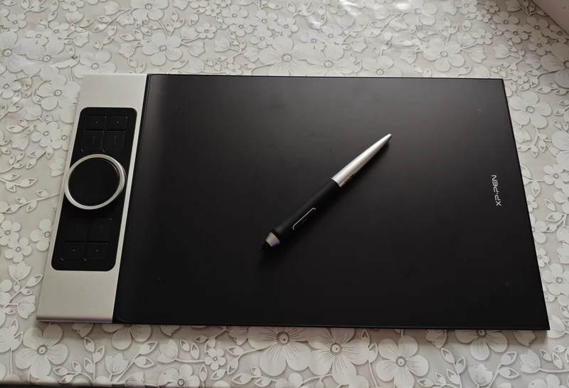 графический планшет XP-PEN Deco Pro Medium. Полный комплект в коробке, отличное состояние. Есть сменные наконечники.