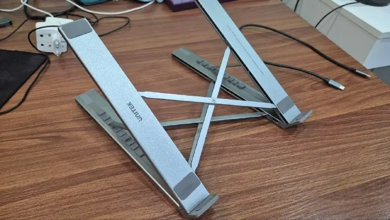 Складная алюминиевая подставка Unitek с USB-C хабом