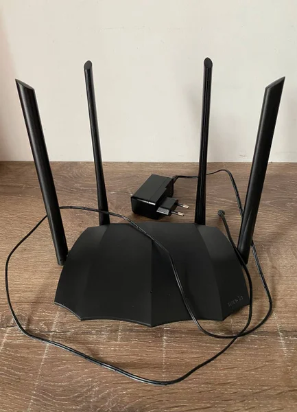 Wi-Fi маршрутизатор Tenda AC8