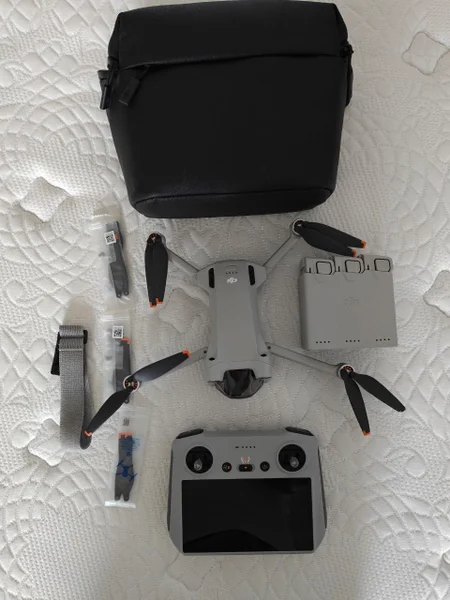Дрон DJI Mini 3 Pro Combo RC