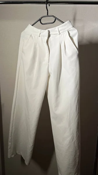Белый брючный костюм Zara