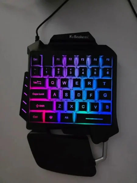 📱 **Игровая мини-клавиатура K-Snake**