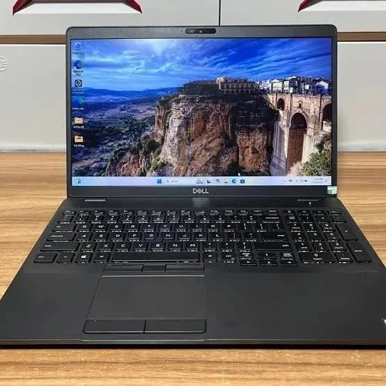 Ноутбук Dell 5500