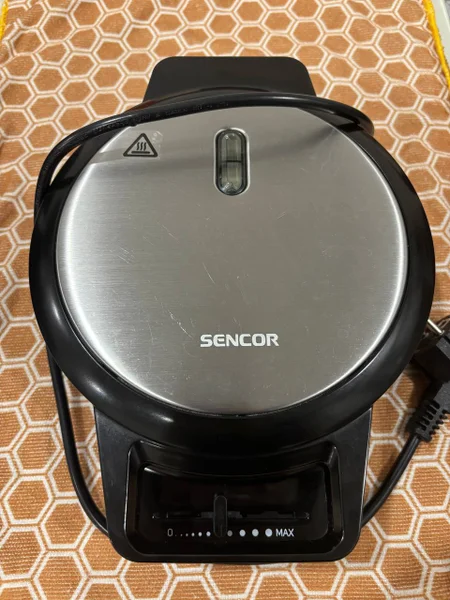 Вафельница Sencor SWF 1010BK
