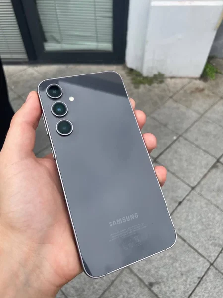 Samsung S23FE