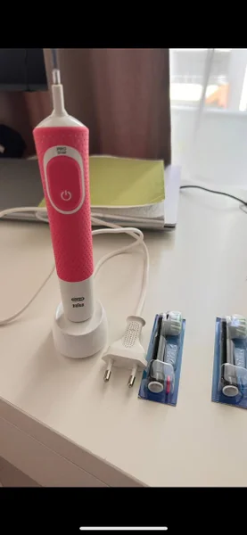 Электрическая зубная щетка Oral-B Braun