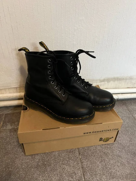 Ботинки Dr. Martens/мартинсы. Женские. Размер 39. Состояние отличное. Носила 1 неделю, размер не подошел.