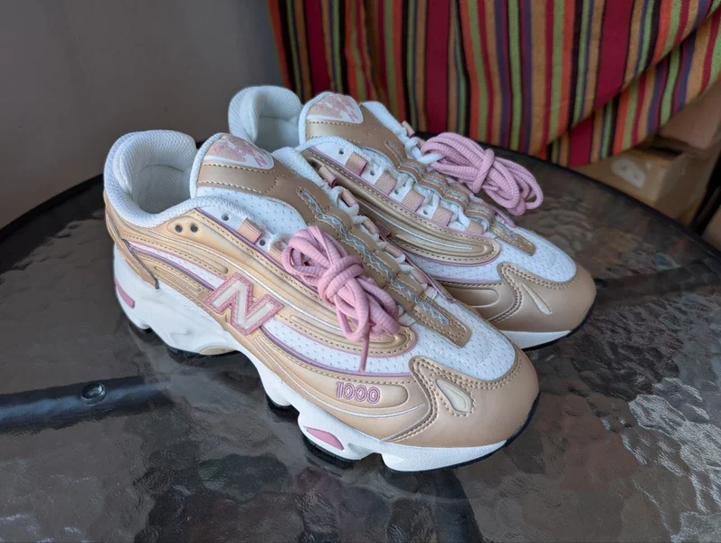 Женские кроссовки New Balance 1000