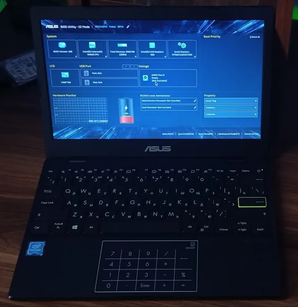 Ноутбук Asus E210M