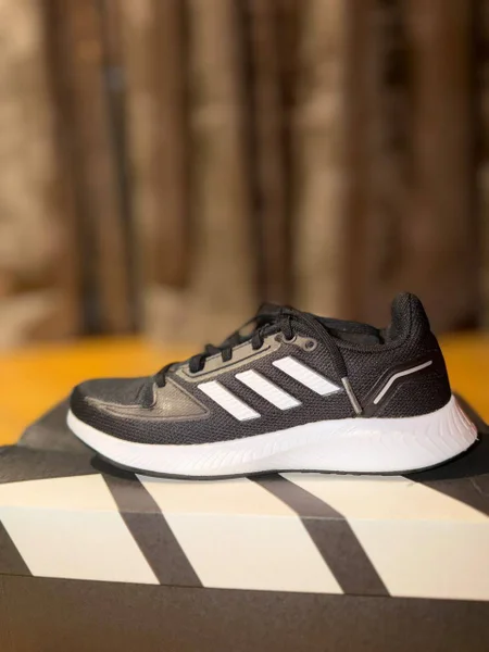 Кроссовки Adidas