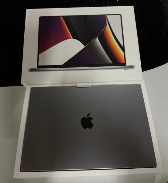 MacBook Pro 16