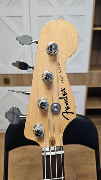 Бас-гитара Fender Standard Jazz Bass
