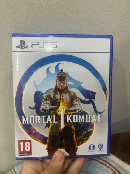 диск PlayStation пять Mortal Kombat один, диск в идеальном состоянии без царапин с коробкой без трещин и картинкой