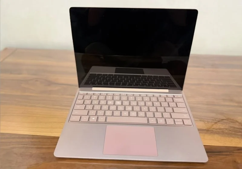 Microsoft Surface Core i5 8GB SSD 128GB