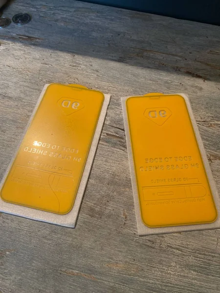 Защитные стекла на iPhone 11 Pro