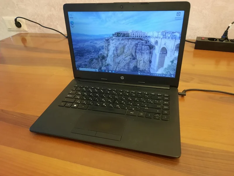 Ноутбук HP 14-cm0006ur