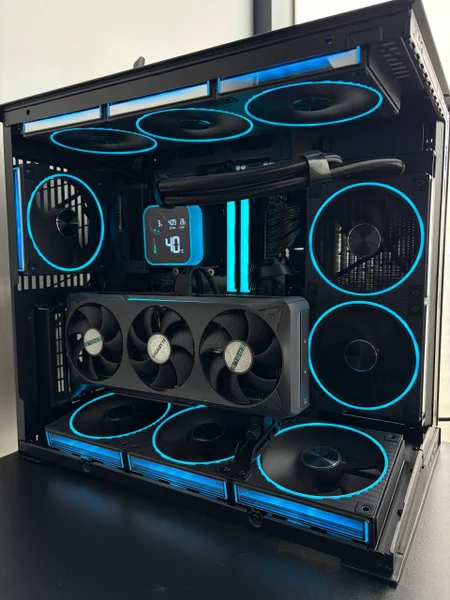 Игровой ПК Ryzen 7 7800X3D / RTX 5070 / 32GB DDR5 / 1TB SSD