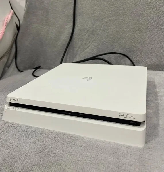 PlayStation 4 Slim 500GB Белый