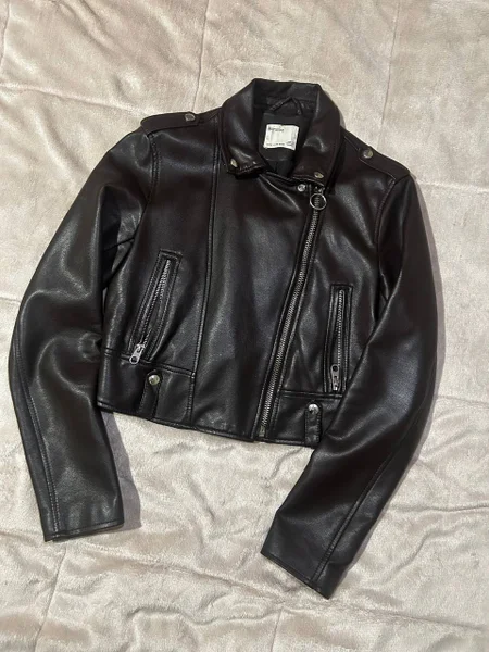 Кожаная куртка Bershka