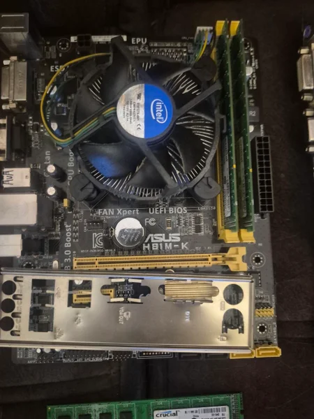 Комплект материнская плата + процессор + кулер + оперативка 4GB DDR3