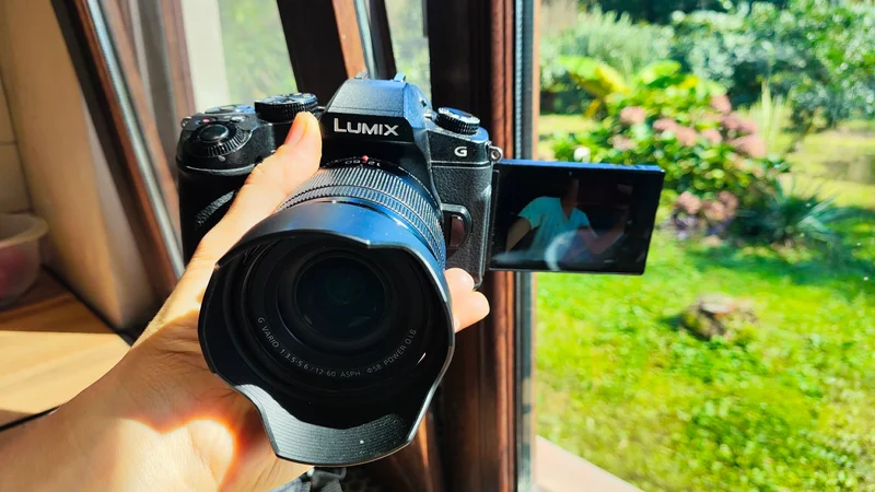 Фотоаппарат Panasonic Lumix DMC-G85 с объективом и аксессуарами