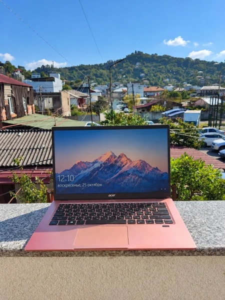 Ноутбук Acer Swift Celeron 4GB 256GB
