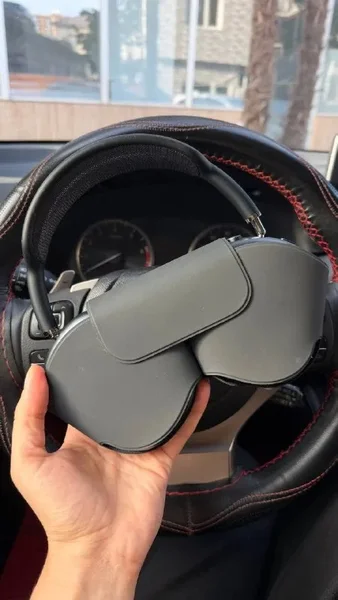 AirPods MAX Midnight
