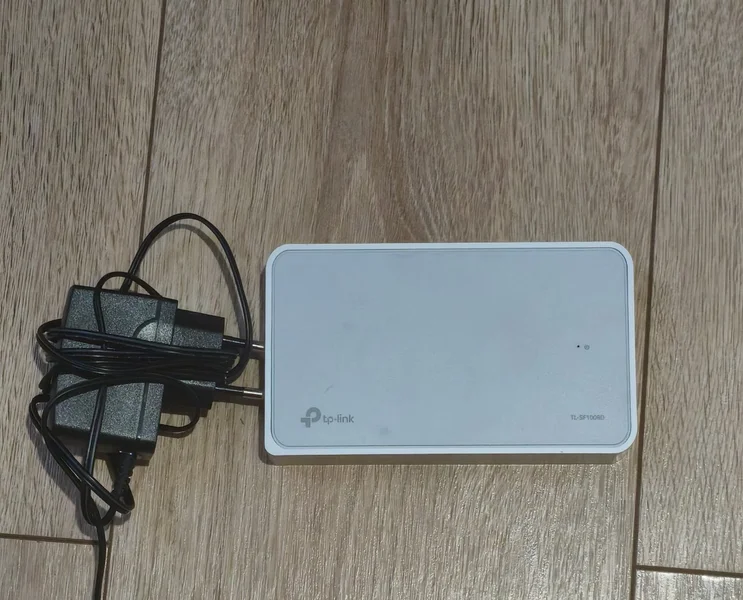 Свитч TP-Link TL-SF1008D