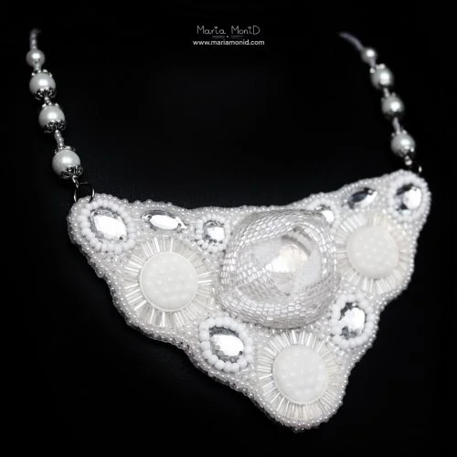 Колье White Rose ручной работы