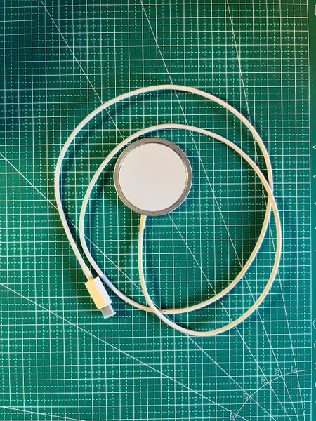 Зарядное устройство MagSafe и держатель для телефона WIWU