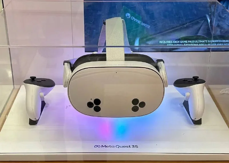 VR-гарнитура Meta Oculus Quest 3S 256GB
