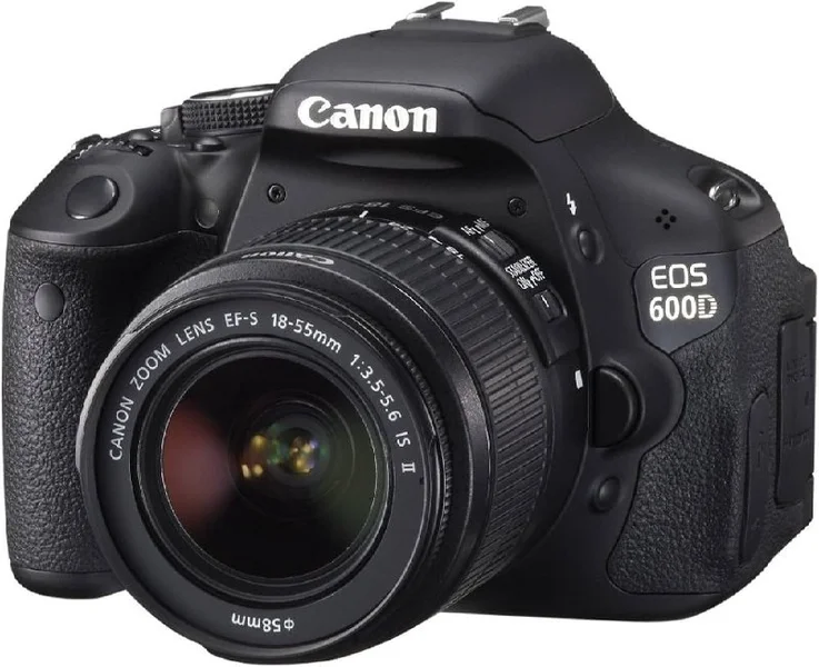 Зеркальный фотоаппарат Canon 600D с объективами и аксессуарами