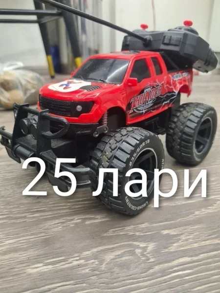 Аккумуляторный насос для подкачки шин