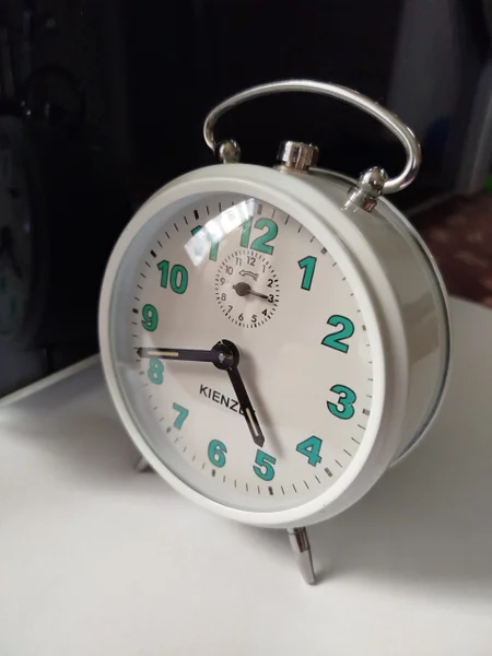 Часы заводные механические Kienzle