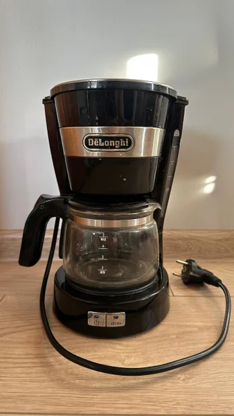 **Капельная кофеварка Delonghi ICM14011**