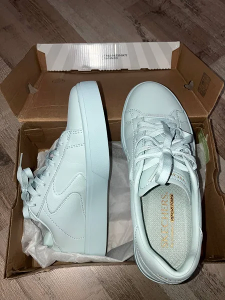 Женские кроссовки Skechers 36 размер
