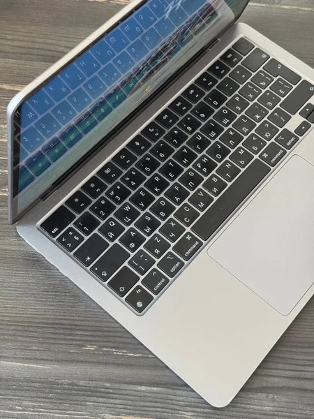 MacBook Air M2