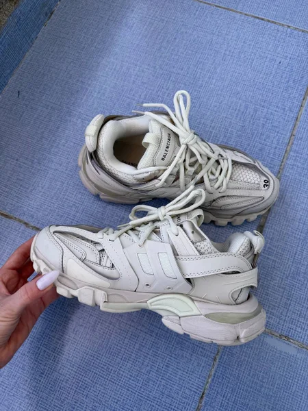 Balenciaga track