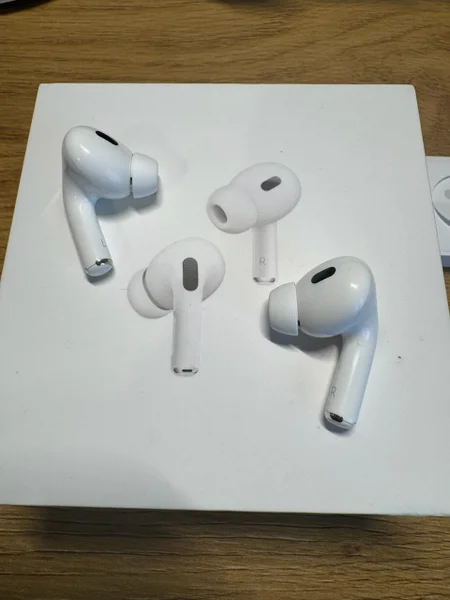 Apple AirPods Pro 2 Lightning MagSafe