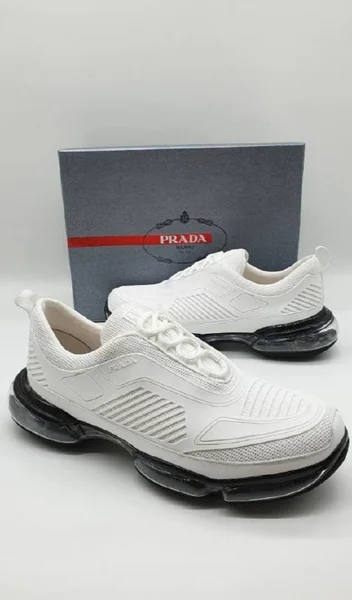 Кроссовки Prada 42/43