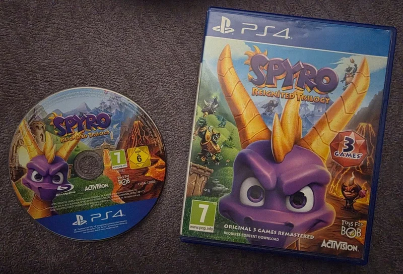 диск Spyro Reignited Trilogy для PlayStation 4.